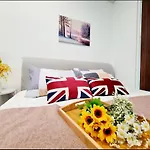 Short Stay House- 2 Bedroom 9 Guest The Scott Garden